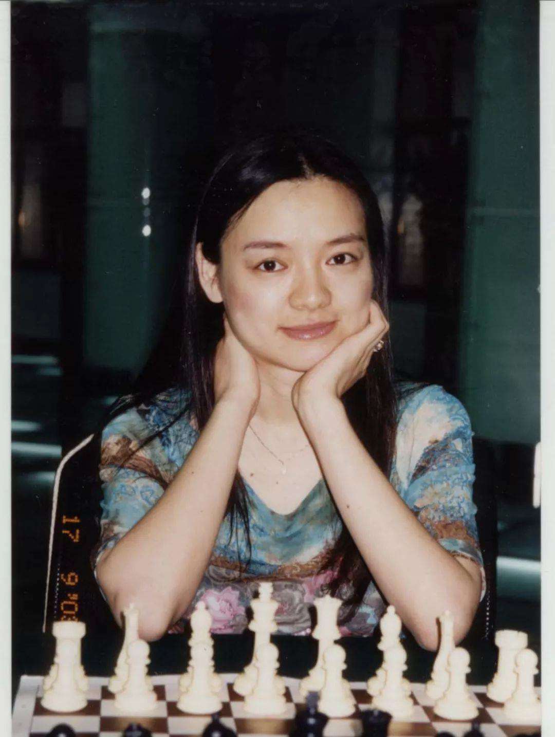李霄鹏|棋后褚宸：远嫁卡塔尔，不惜放弃中国国籍，还劝闺蜜嫁自己老公