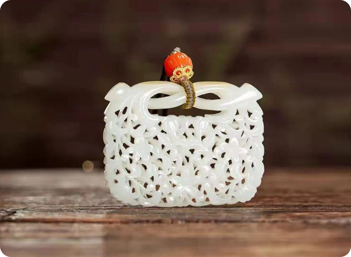 翡翠|玉挂件玉吊坠的历史发展、如何选择玉挂件、玉器挂件精品欣赏，看这一篇就够了