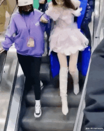 杨紫|北京春晚路透:王鸥像大白菜、李沁生图显老,AB戴婚戒破婚变传闻