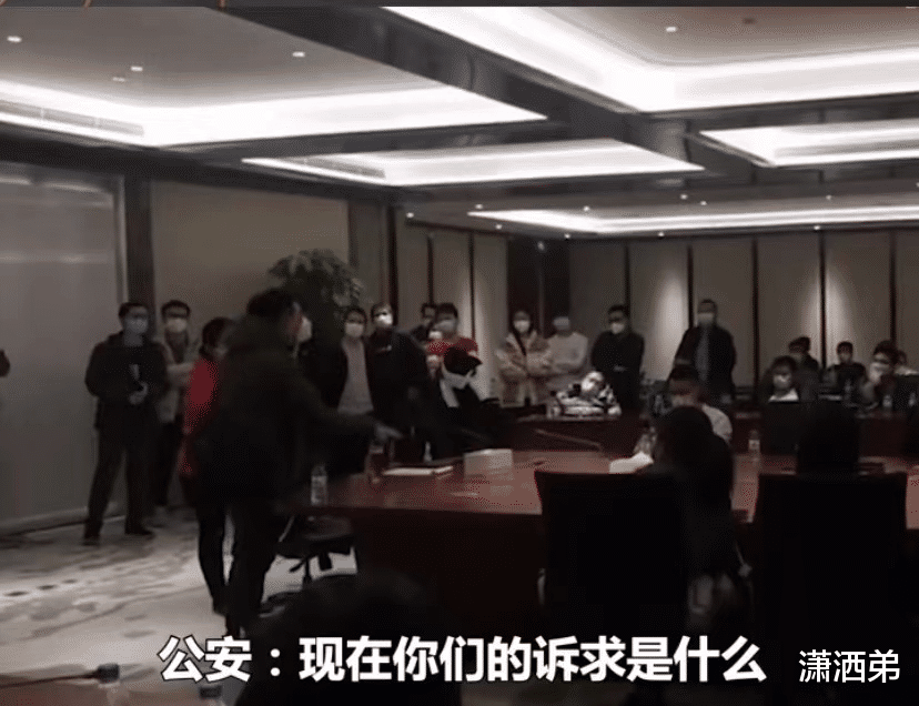 百名国美员工讨薪8小时未果,董事长:没大局观,不和公司共进退