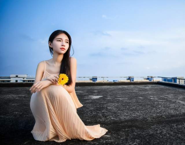 刘若英|丈夫出差炫耀美丽的妻子,客户:她做过小姐,屁股上还纹着朵玫瑰