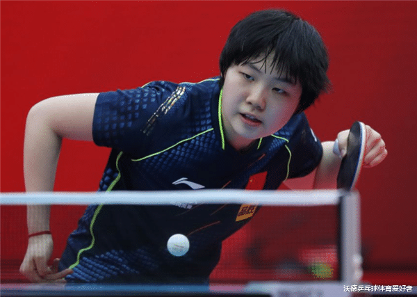 蒯曼|国乒女队主帅李隼亲自坐镇，04年小将发威！轰11-3、3-0横扫晋级