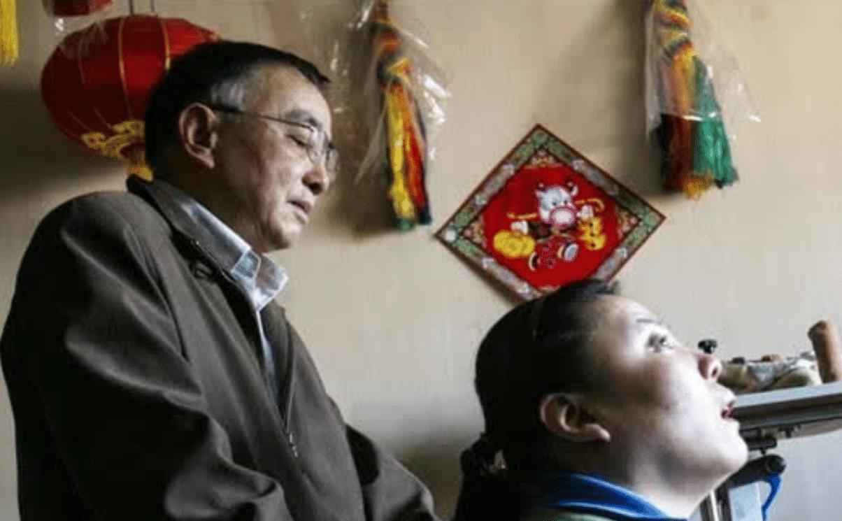 姐姐在北大坠崖,妹妹在清华铊中毒后只剩七岁智商,生活无法自理
