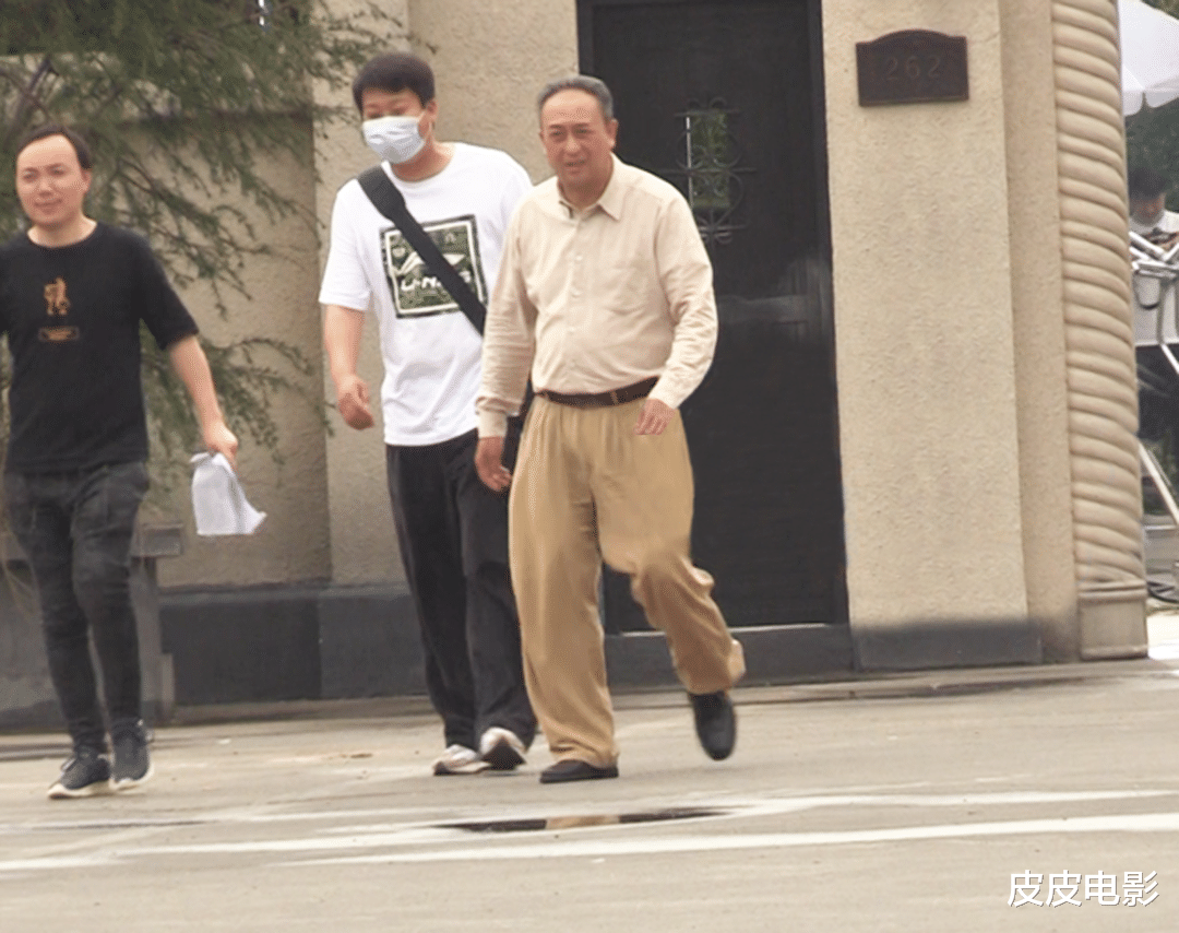 谷伟|同样是演“陈毅”，刘锡田版和谷伟版，差别在哪？