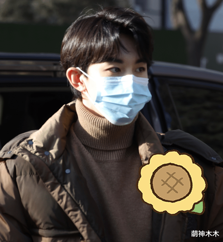 杨紫|春晚最后一场彩排来啦！杨紫丸子头包裹严实，赵丽颖紫色大衣抢眼