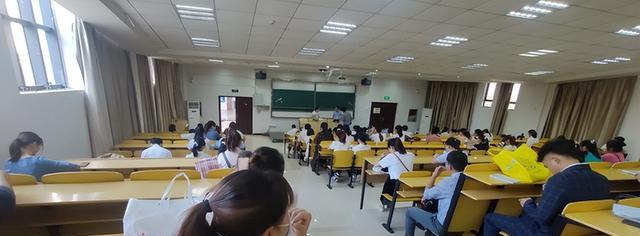 招聘|河南教师招聘出现“黑马”？缺席笔试却入围面试，看官方如何回应