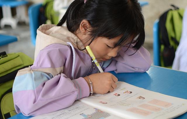 小升初|小学生英语水平比六级高？看完北京娃的小升初简历，怎么笑不出来