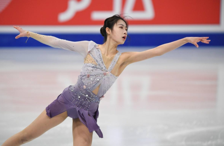安以轩|冰上一舞翩若惊鸿,颜值与实力并存的她,堪称冰场上的“花蝴蝶”