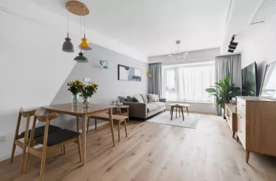 100㎡北欧风清爽宜人,自带10㎡露台做休闲区,简而美设计真大气