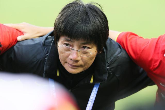 水庆霞|中国女足绝杀韩国队是蒙的？8倍慢镜还原真相，水庆霞完胜贾秀全