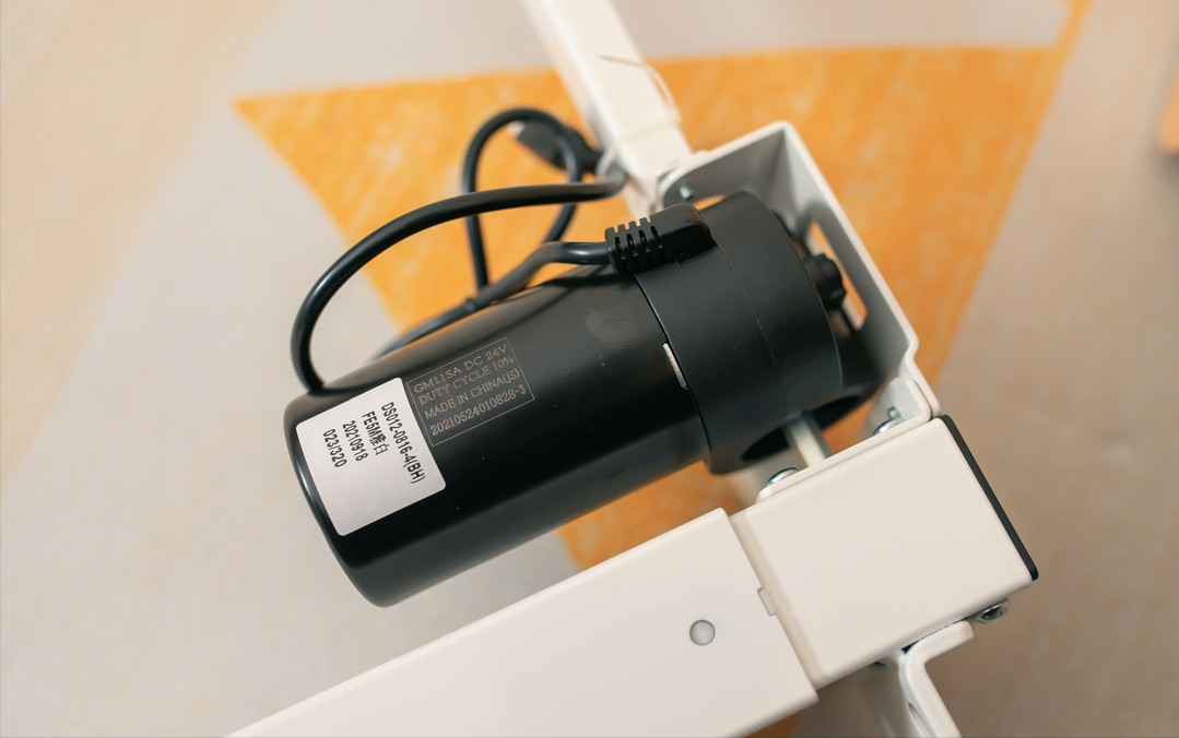 女生自己也能安装的升降桌！最高可升至121cm，FS电动升降桌FE5M使用心得~