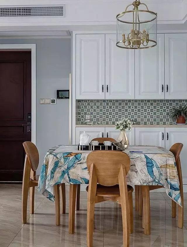 没有独立玄关也可以做鞋柜,一柜两用,实用又美观