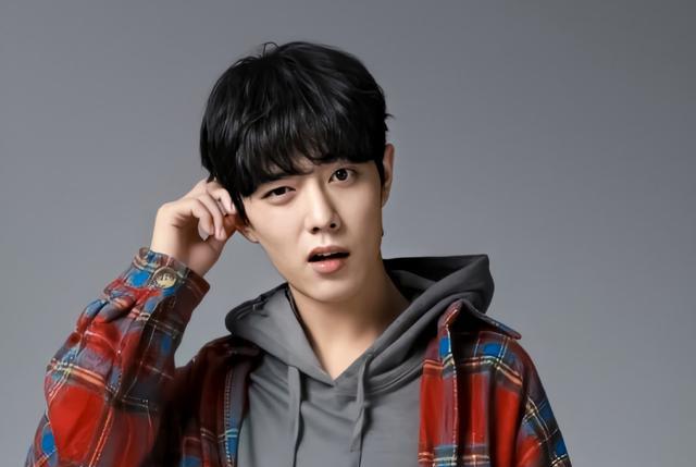 肖战|9位明星发博送祝福,《中国侨网》单独报道肖战,评价有仪式感