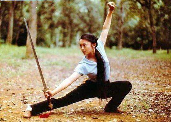 李连杰|1999年,李连杰高调迎娶利智,为何却被港媒10字嘲讽?