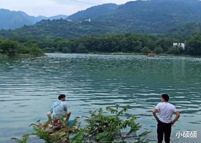 温州:妻子游泳遇险,丈夫施救双双不幸身亡,两个孩子在岸上大哭