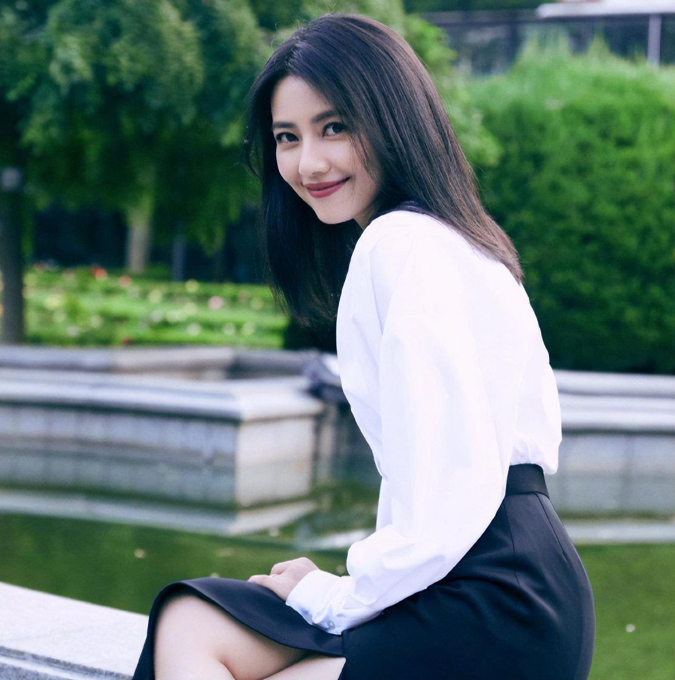 任程伟|出道22年从无绯闻,当红时低调嫁圈外丈夫,婚后儿女双全幸福美满