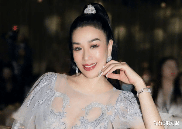 刘畊宏|51岁钟丽缇效仿刘畊宏跳操，自称能练出马甲线，却被发现腰间赘肉