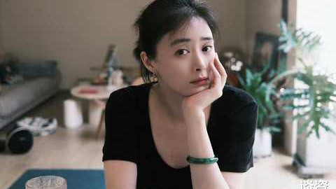蒋欣 蒋欣瘦身成功，晒美照为粉丝团庆生