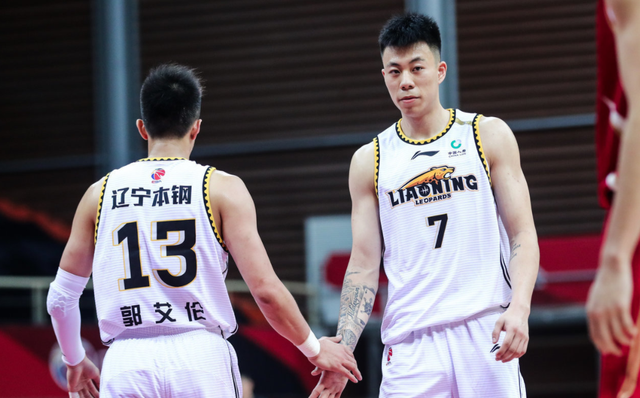 辽宁男篮|辽宁男篮7人合同到期，两大新星或离队，郭艾伦张镇麟续约