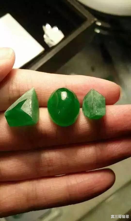 |玉赏 ▏从原石到戒面的磨制过程