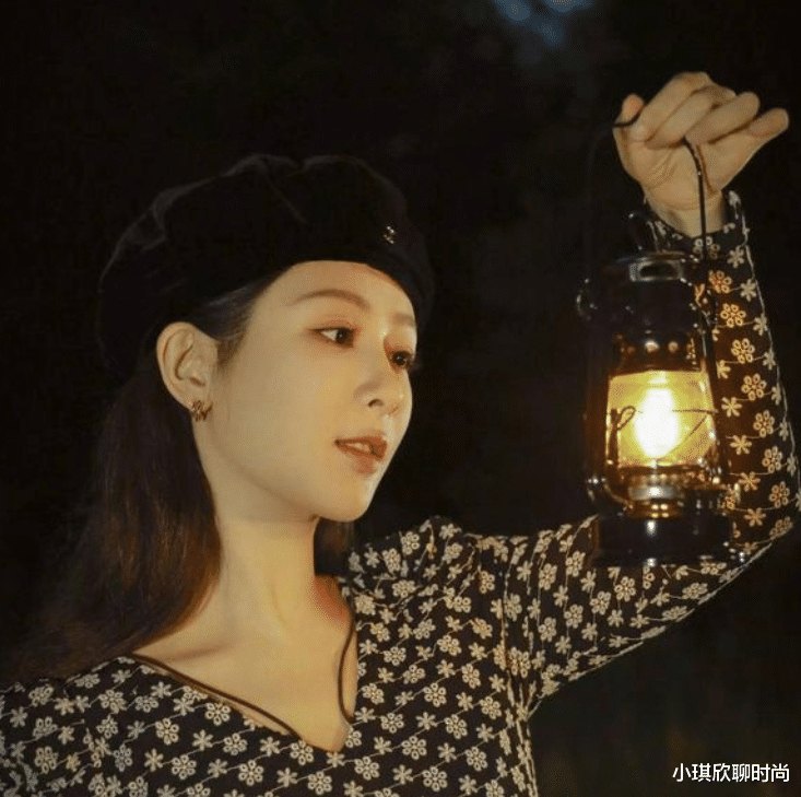 银耳 不再是平刘海的杨紫真的大变样!一身装扮成熟大方,秒变高级