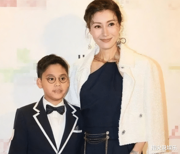 何超琼|何超琼许晋亨画展偶遇，昔日夫妻避而不见，现任李嘉欣颜值受好评