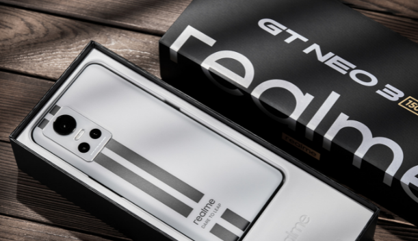 OLED|三款性价比极高的天玑8100手机谁更加受欢迎？