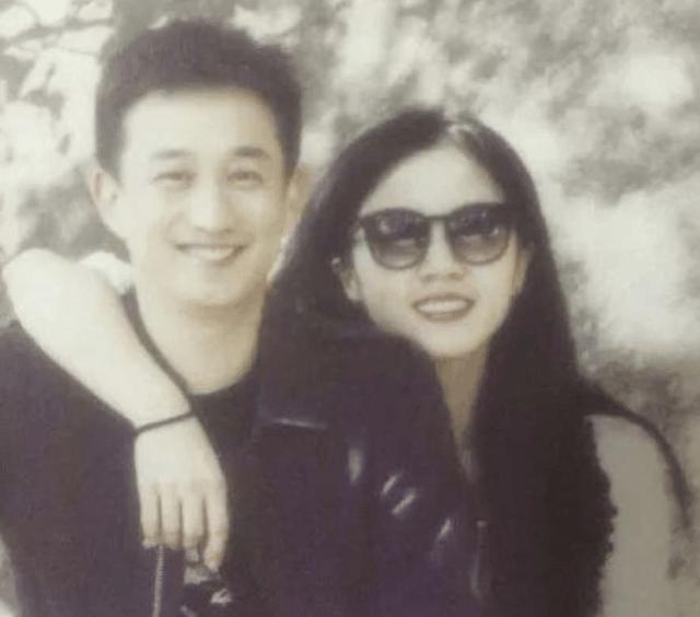 黄磊|孙莉和黄磊恋爱时才17岁，看到旧照后，才知道他黄磊为啥这么着急
