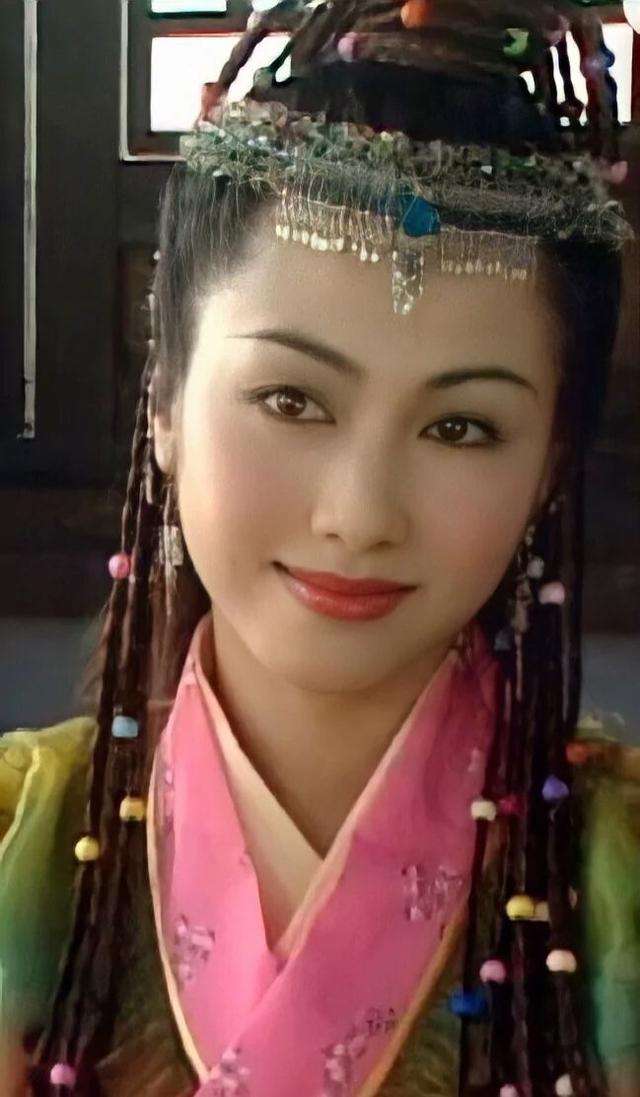 黎姿|50岁黎姿和41岁张柏芝同框 打针脸和自然脸差距太大了