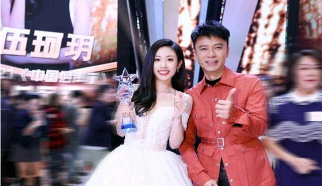 李克勤|梁玉莹唱功确实好，但她加入李克勤战队是一个错误的选择，为什么