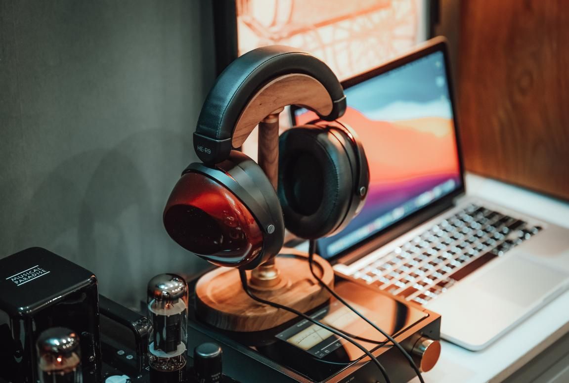 hifiman|馥郁均衡，动圈HIFI大耳的一股清流 HIFIMAN海菲曼 HE-R9试听浅析