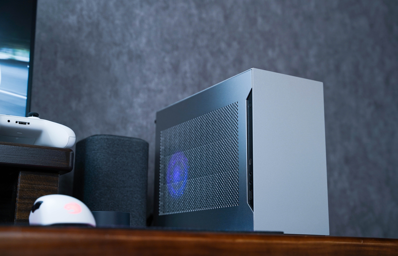 显卡|11L银黑策划， A4-H20携手12代酷睿与D5的游戏小钢炮装机体验