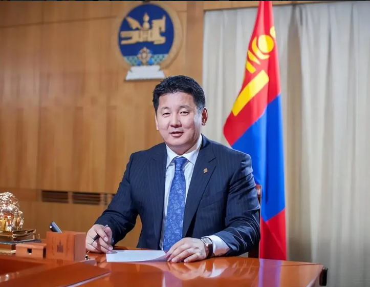 左手"反华",右手"亲华",蒙古国如何将自己打造成了不倒翁?