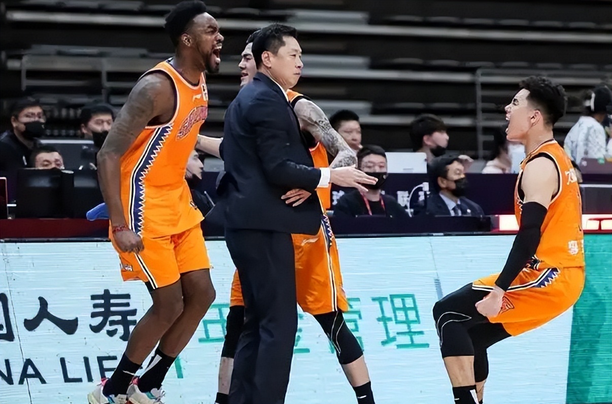 李春江|可兰白克新机遇！李春江后手曝光，20岁名将无缘，6人成变数