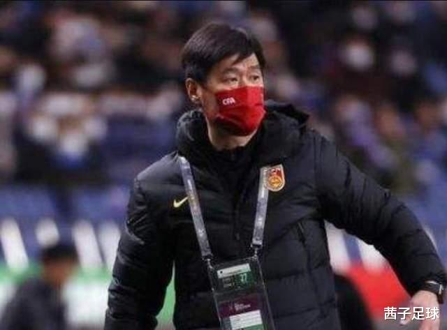 马内|陈戌源要与中国男足共进退：李霄鹏的每一条要求足协都尽全力满足