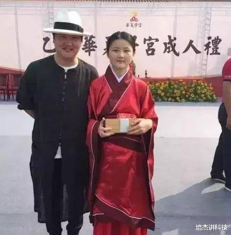 孙楠|孙楠开百万豪车住700元出租房，2个女儿一个留学深造一个被迫辍学