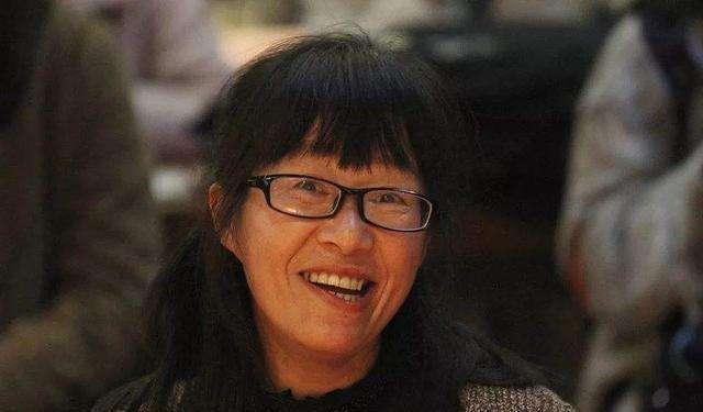 余秀华|余秀华为自己庆生,自称离经叛道,但她的爱情观却令人佩服