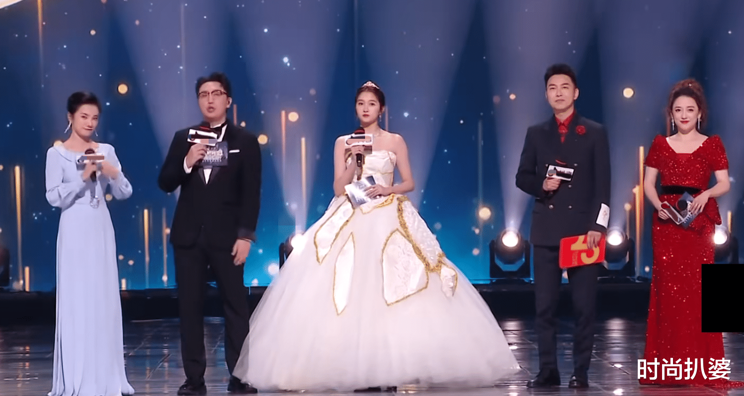 高定|无效内卷？为了秀资源穿高定，关晓彤baby却都穿错场合失了得体