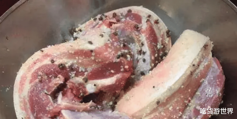 腌腊肉，只放盐不好吃容易坏，牢记2用1技巧，腊肉香味浓郁放得久