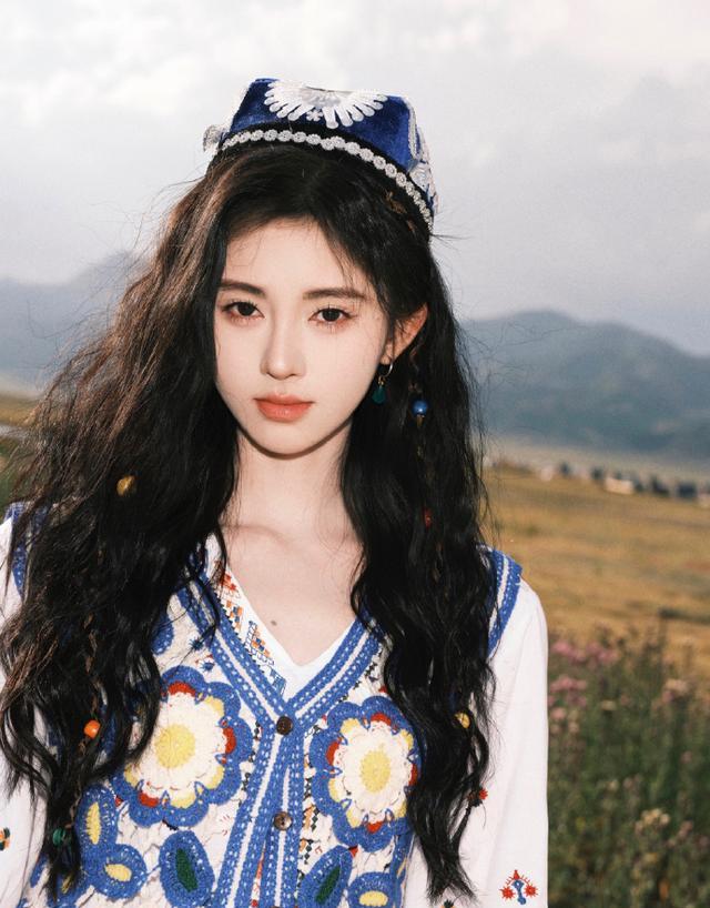 鞠婧祎|鞠婧祎异域风情明信片！姐姐真是太宠粉了，网友：每张都能当壁纸