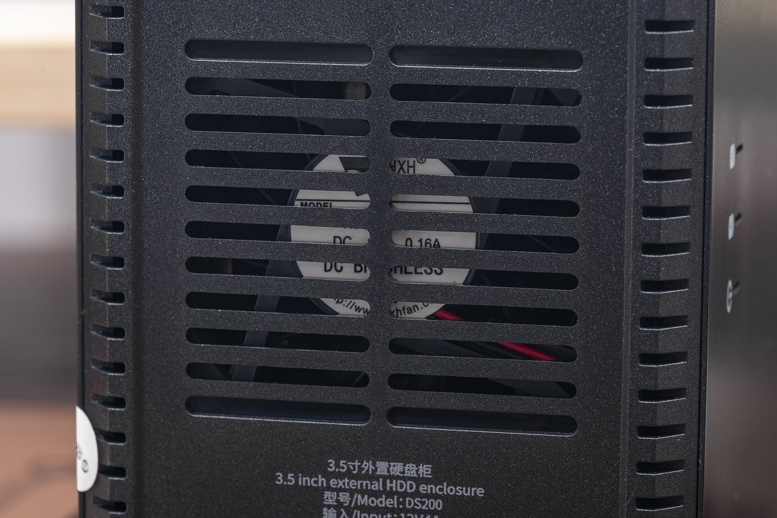 MySQL|拒绝松鼠病,3秒换盘易操作,入手ORICO双盘位磁吸硬盘柜