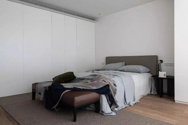 320㎡现代极简,黑与白的纯粹设计,简洁明亮、时尚大方