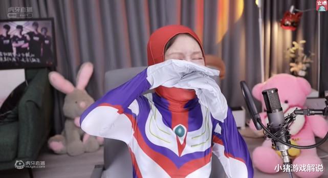 acgn漫评|林七七被自己cos奥特曼丑哭，痛定思痛换cos葫芦娃，网友：不如奥特曼