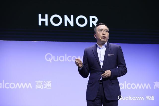 荣耀|曾1分钟破5亿，如今降至2399元，荣耀曲面屏+256GB