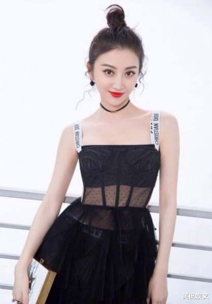 明星|人民大会堂开会不许化妆,暴露明星真实长相,真像电视那么好看!