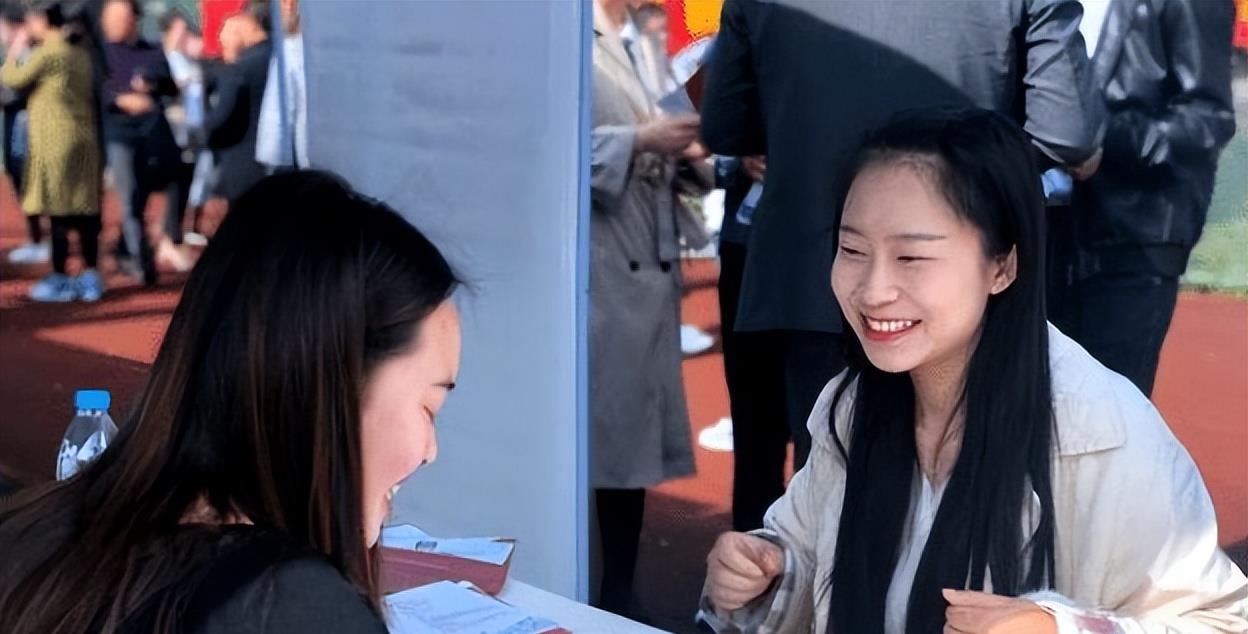 硕士研究生|211硕士生辛苦考入国家电网,但看到分配单位后,笑容却凝固了