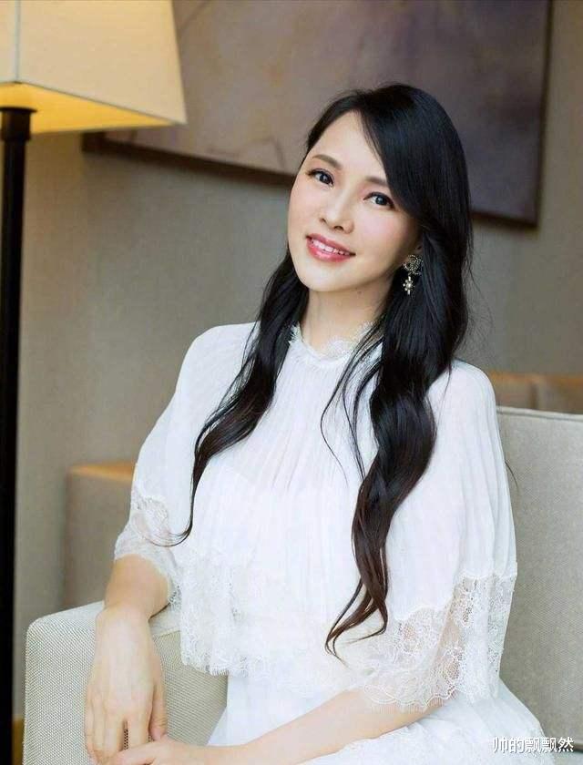 伊能静|演员伊能静:我这辈子最正确的决定,就是48岁高龄为小丈夫生孩子