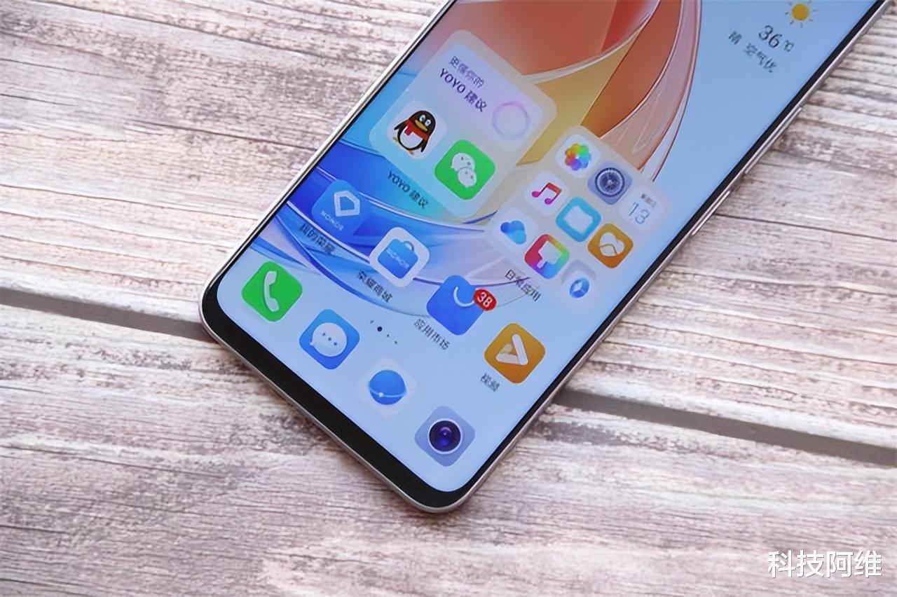 荣耀|13GB+40W闪充,发布仅两个月跌至1339元,荣耀新机沦为标准千元机