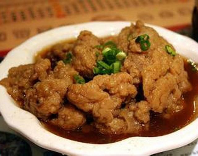 河北老丈人带安徽女婿下馆子,看到八大碗不敢吃,网友:少见多怪