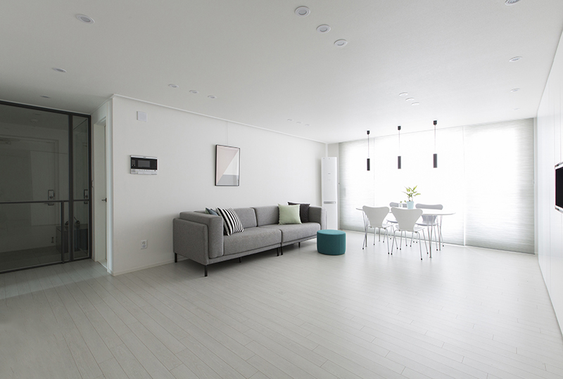 她家把这2点做到了极致,明明是简装,客人来了,却也夸大气舒服